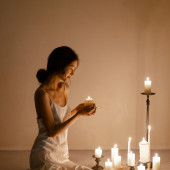 内景｜烛光摇曳