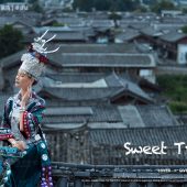 束河古镇-苗家少女