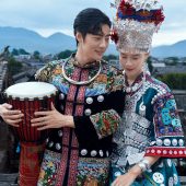 束河古镇-苗家少女