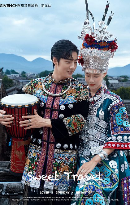 束河古镇-苗家少女