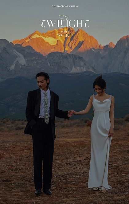 雪山远景-人间暮色