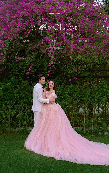 大小洞天-草坪粉纱