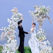 半山半岛-云朵捧纱