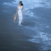 博主阿汤哥-漫步海滩