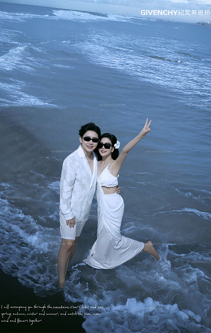 博主阿汤哥-漫步海滩