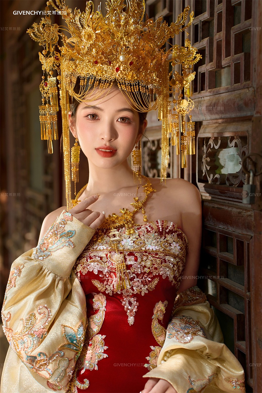 束河古镇-金色凤冠