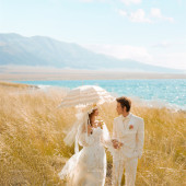 赛里木湖-湖畔芦苇