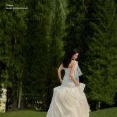 库尔德宁-云杉树下