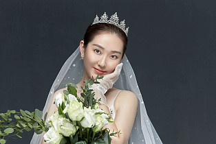 美美的婚纱照怎么拍出来，看你都知道几点