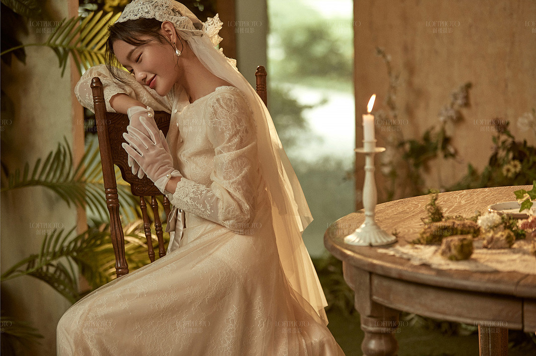 戴珍珠耳环的少女