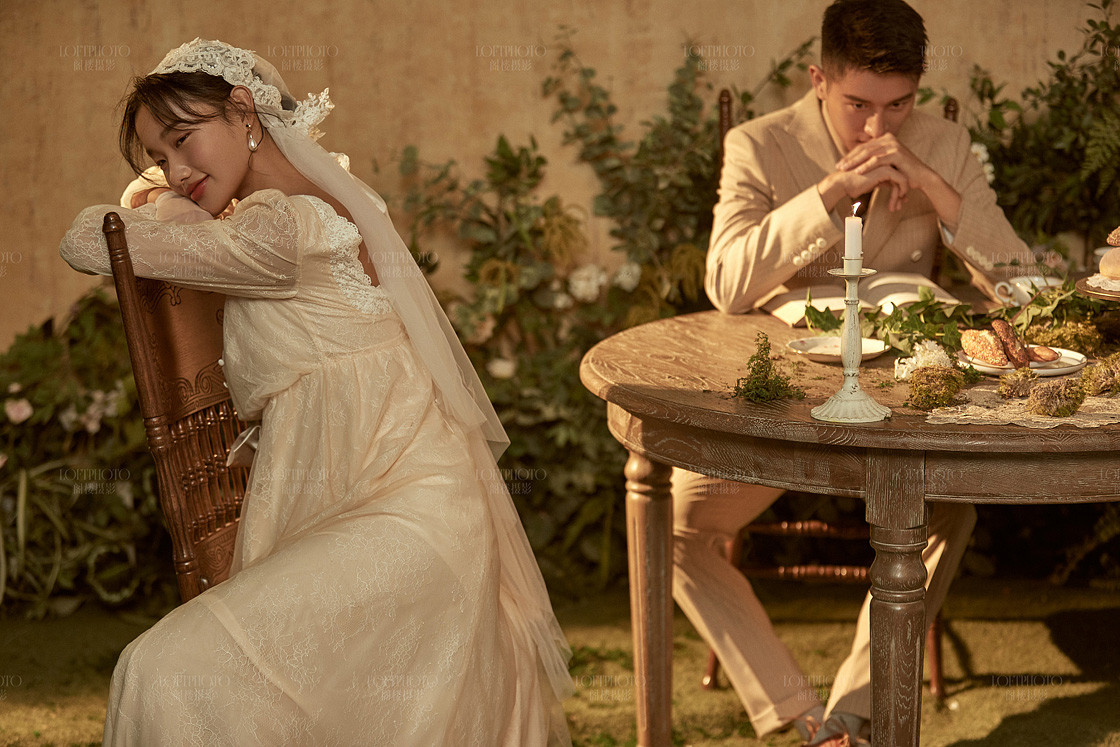 戴珍珠耳环的少女