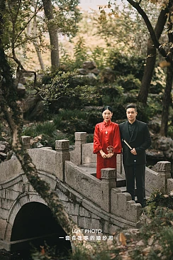 严先生&戴女士