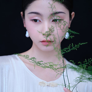 既白