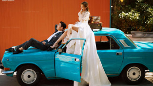 深圳婚纱摄影-汽车柜台的爱情