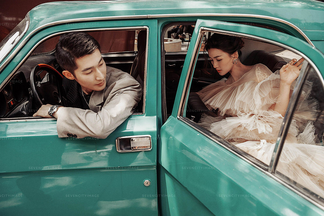 深圳婚纱摄影-汽车柜台的爱情