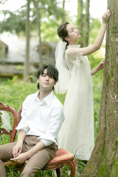 画家与采花少女