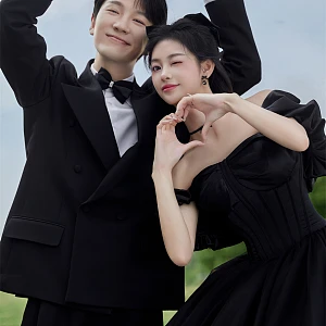 金先生&何女士
