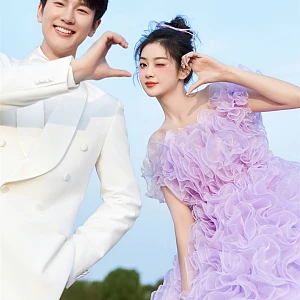 金先生&何女士