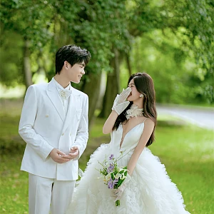 严先生&刘女士