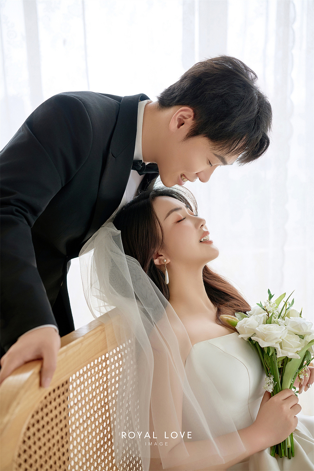 严先生&王小姐