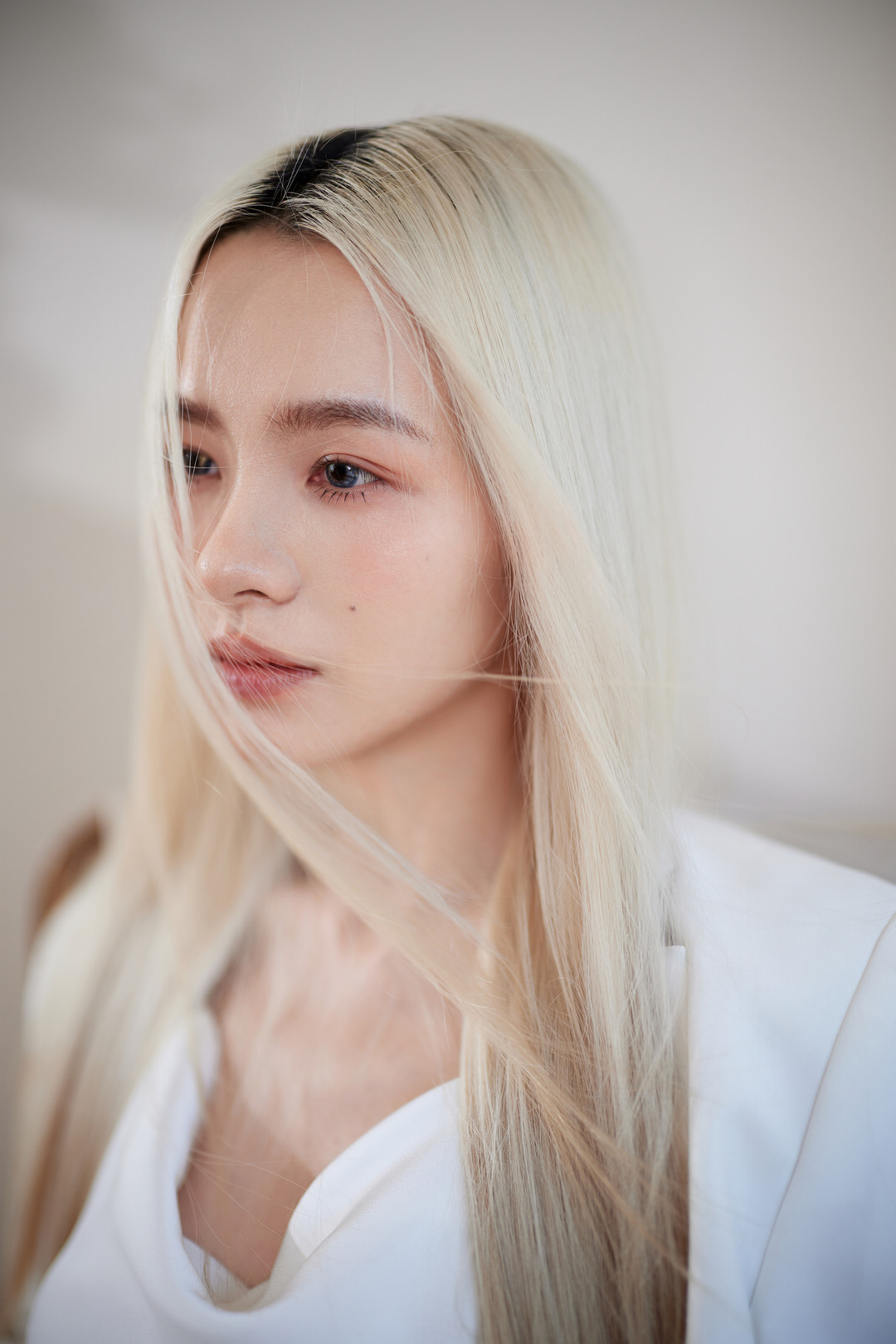 白色西装（内景）