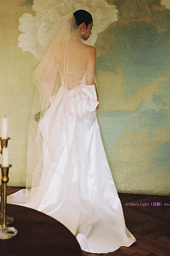 像花 像火 像无声的足迹