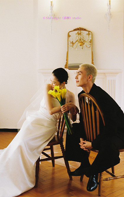 只看你在对面微笑