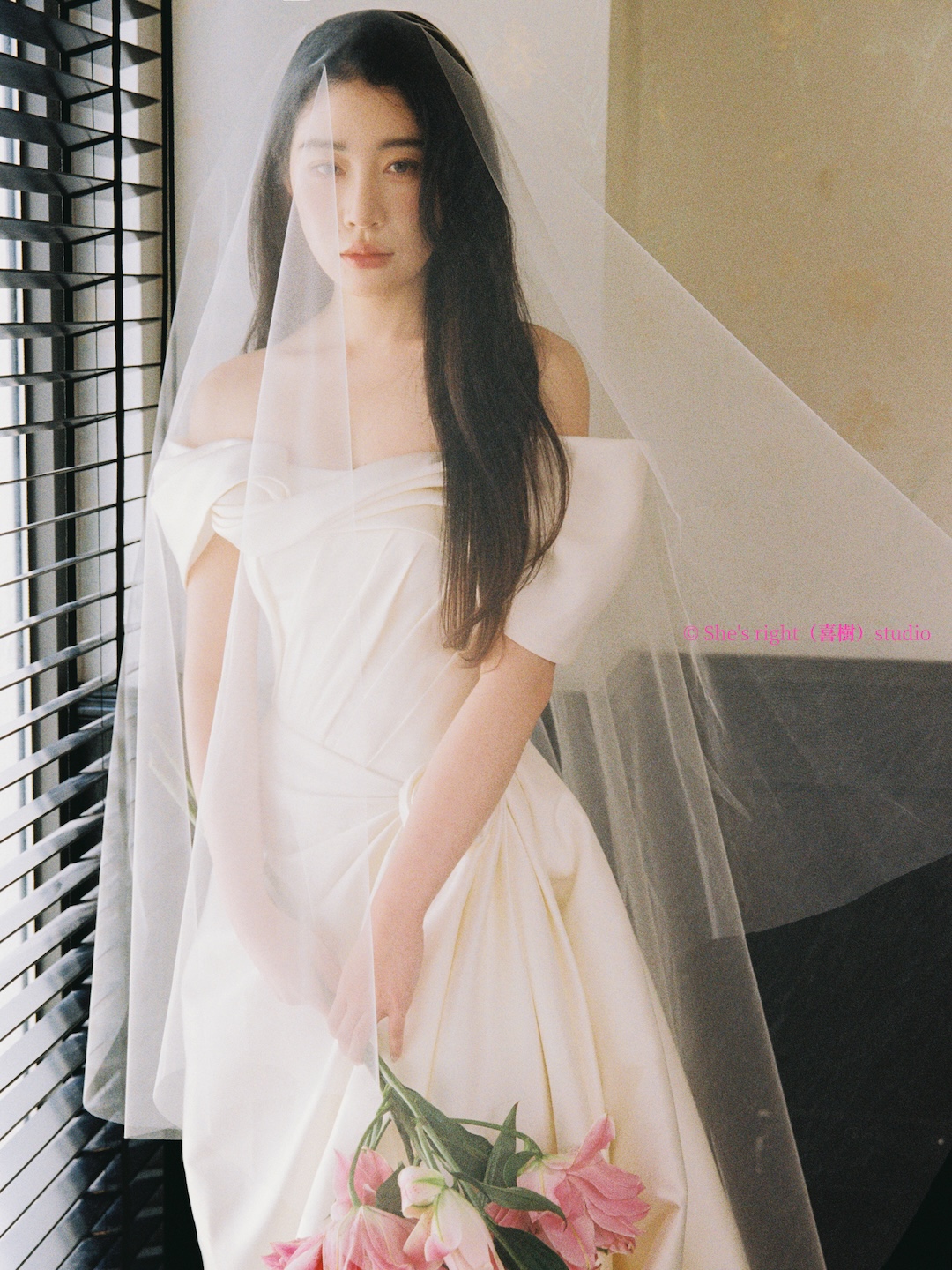 她像水一样流动 温柔又坚定