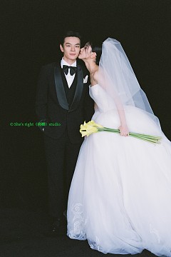 笑眼和吻 都被胶卷记录