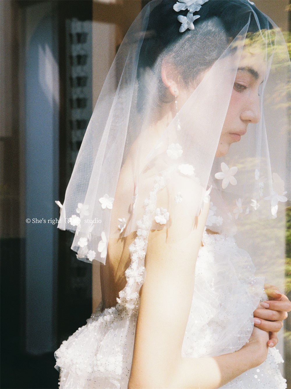 一束光 在眼前铺开